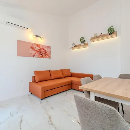 Bonex * Privlaka (Zadar)